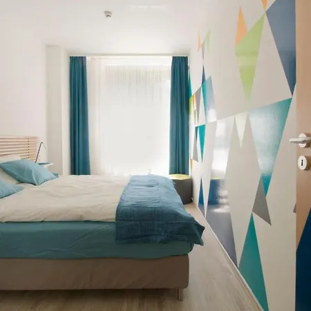 Modern Four Bedroom In Palace District Appartement *