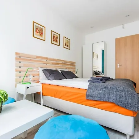 Modern Four Bedroom In Palace District Appartement