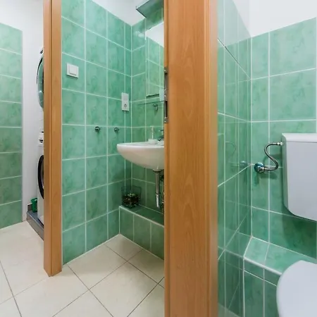 Appartement Modern Four Bedroom In Palace District