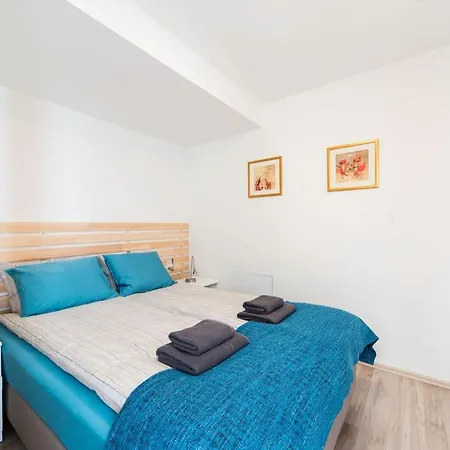 Modern Four Bedroom In Palace District Apartment Budapest