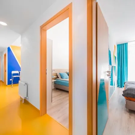 Modern Four Bedroom In Palace District *