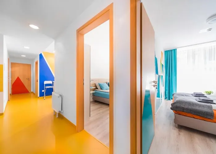 Modern Four Bedroom In Palace District *