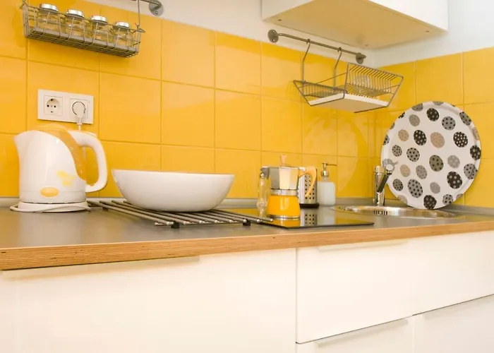 Modern Four Bedroom In Palace District Appartement